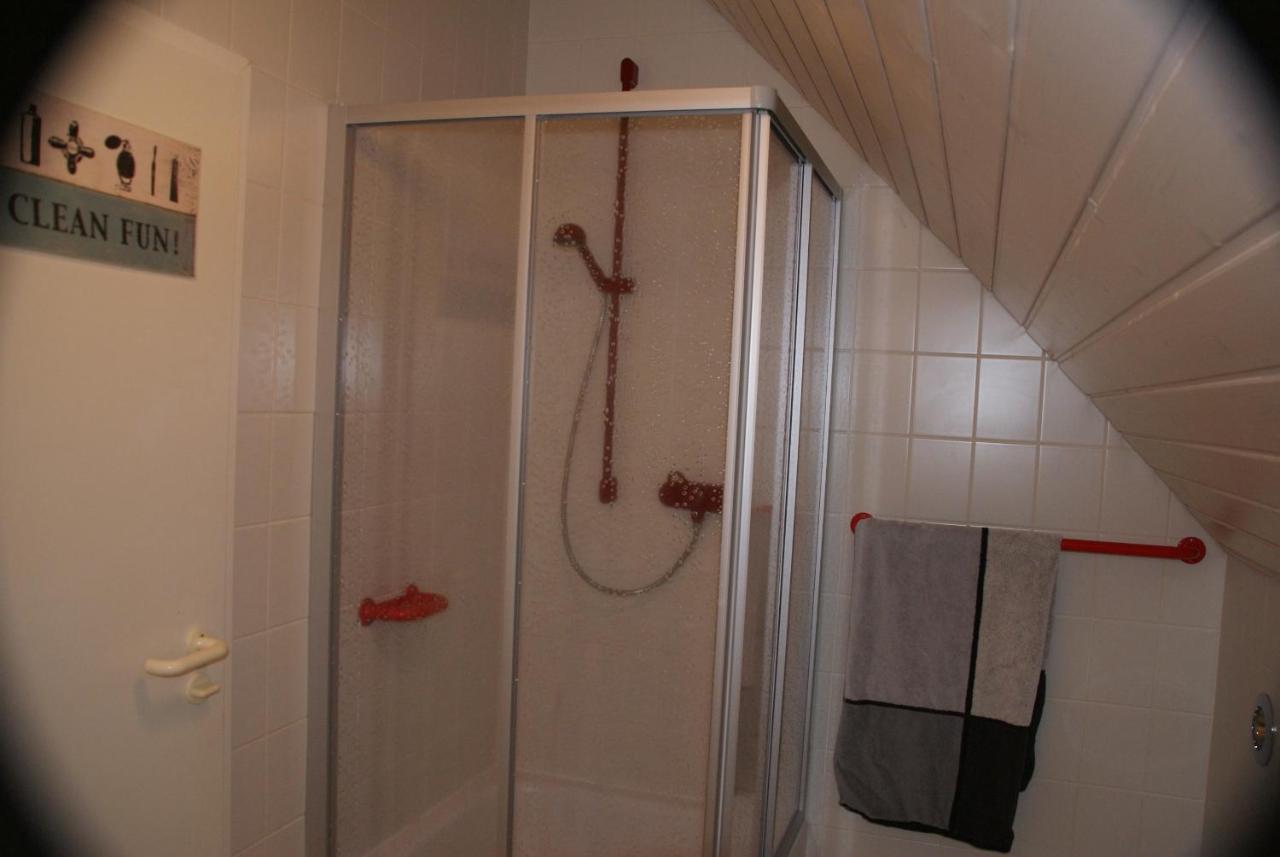 Haus Schoenwald Freiburg im Breisgau Kamer foto